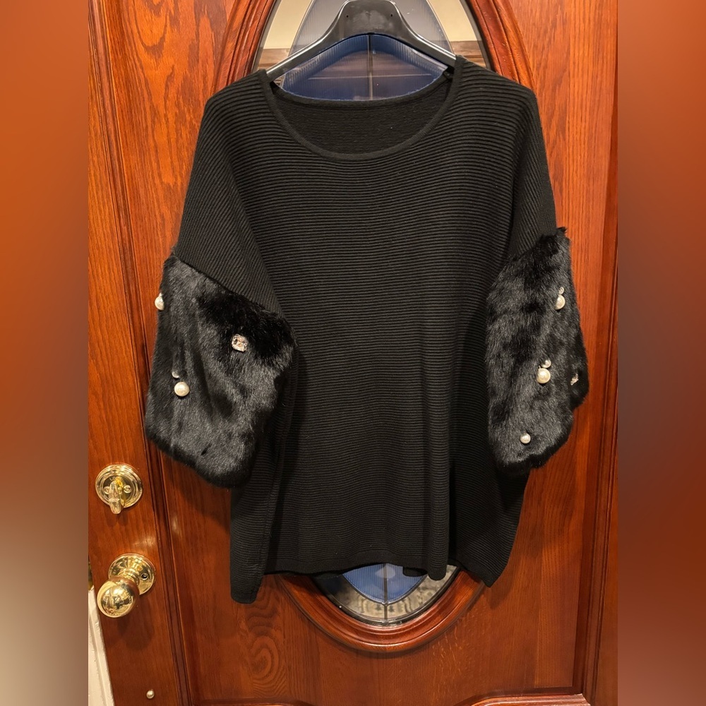 Elegant Black Sweater with Faux Fur Sleeves - Picture 3 of 10